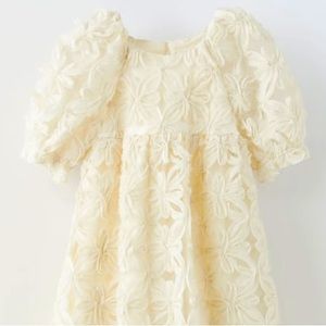 BNWT Zara baby floral dress size 9-12M. Ivory with floral appliqué